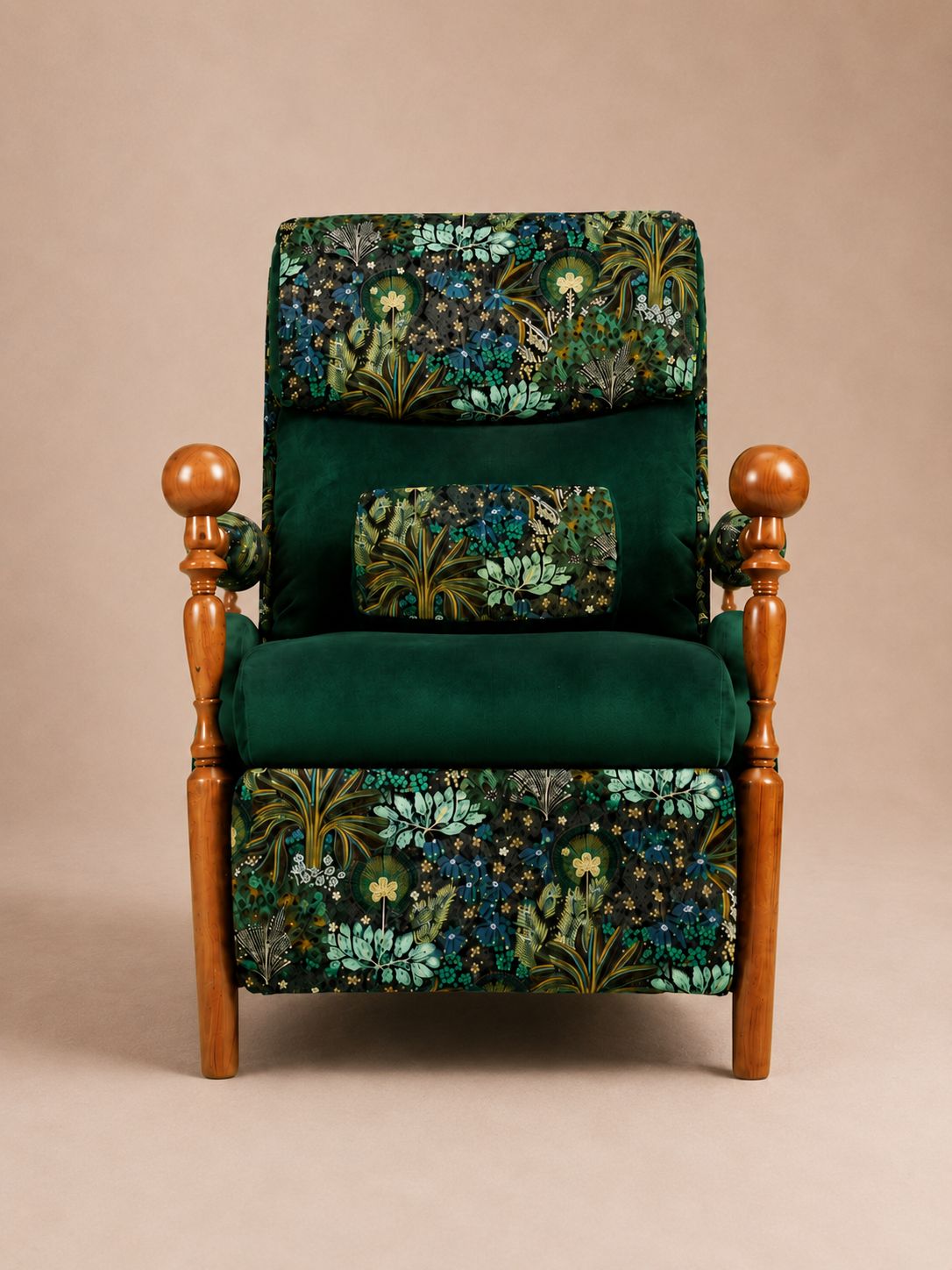 Aura recliner by Blackpoll